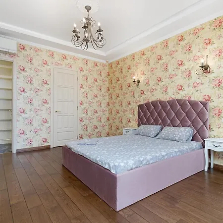 Greek Street Royal New Апартаменти *